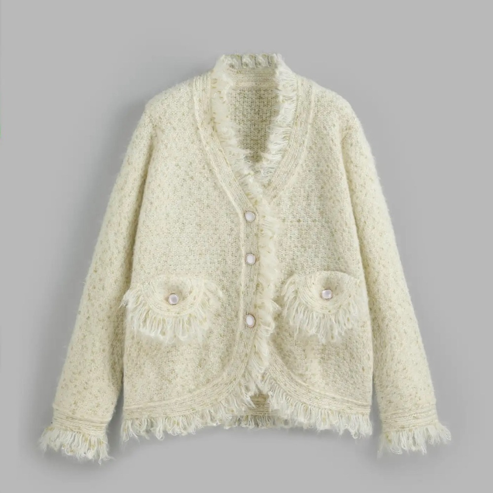 Cream V-neck Knited Cardigan